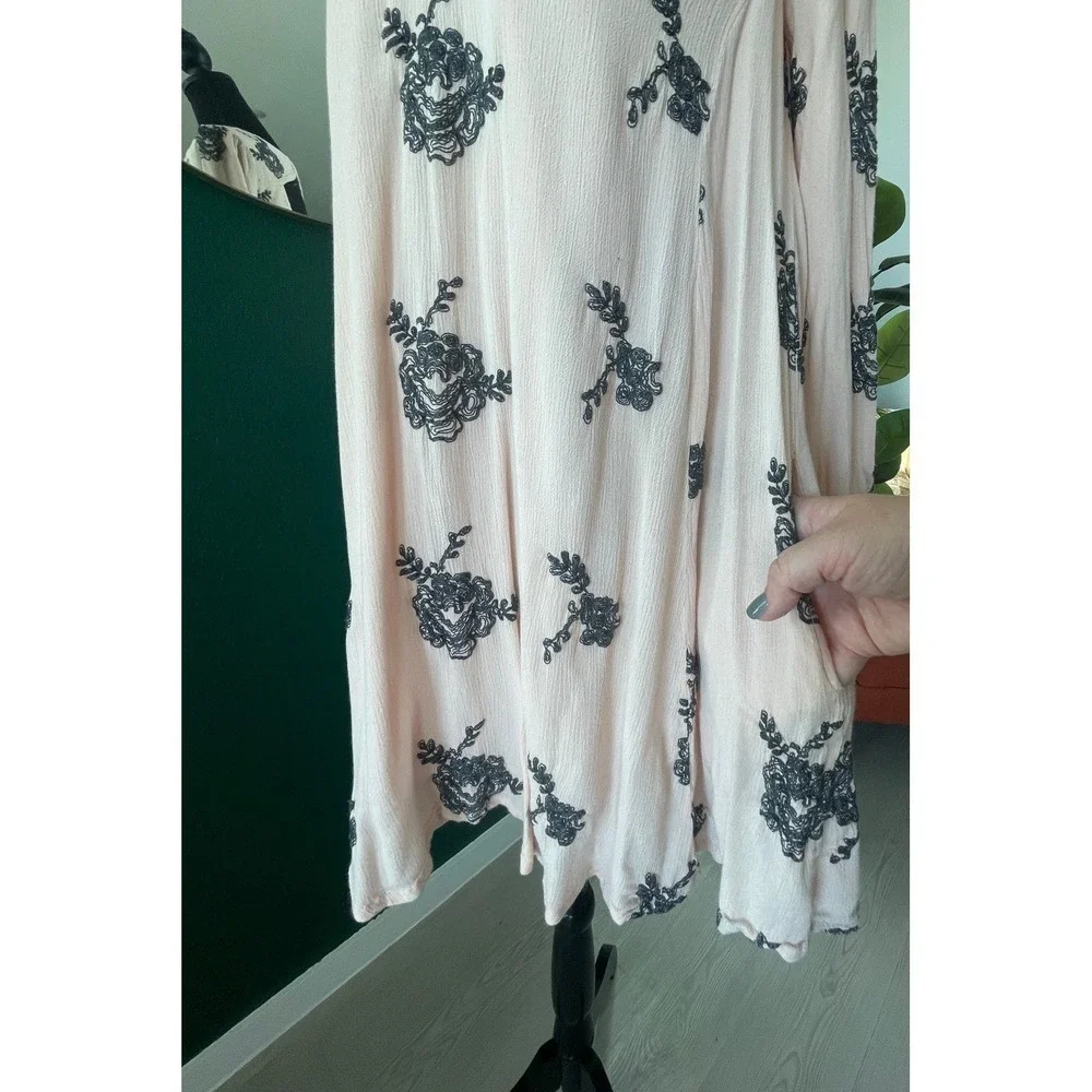 Free People Embroidered Tunic Dress Size S Pink Black Floral Boho Open Back Mini